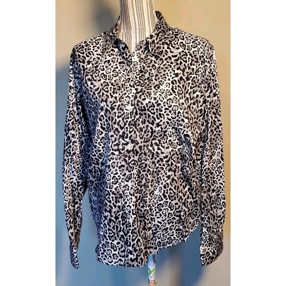 Chaps Women's Animal Print Fitted Sateen Cotton Shirt Size L Button-Down